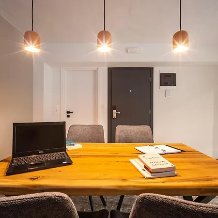 Aparthotel Mobee-house
