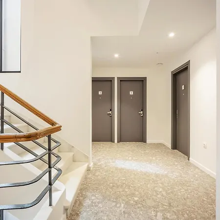 Mobee-house Aparthotel *