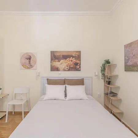 Cosy Quite 28sm 5th Floor Balcony Over Garden 500m Metro Evangelismos *