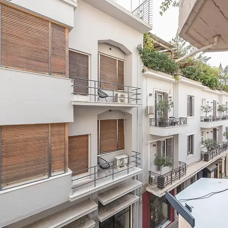 Steps From Historic Center Plaka Apartment *