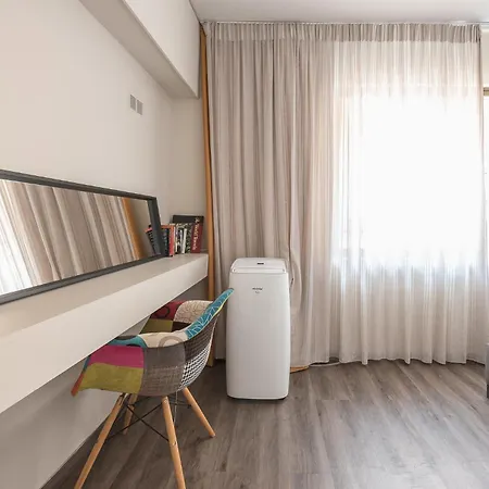 Apartment Steps From Historic Center Plaka *