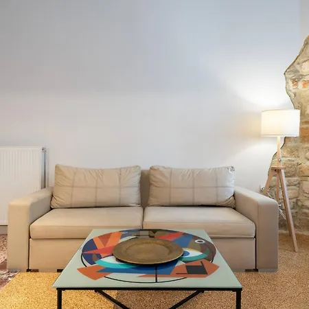 2br 5' From Filopappou