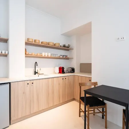 Prime Location 1-bedroom Apartment *