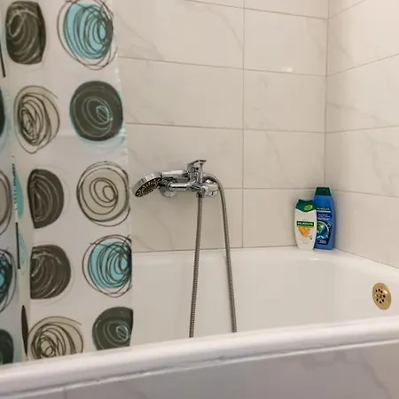Entire Apt, 2nd Floor, Balcony *