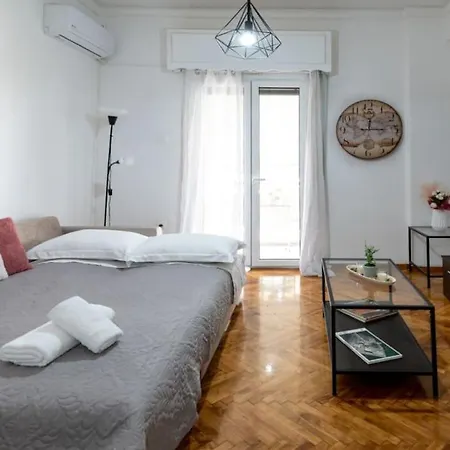 Entire Apt, 2nd Floor, Balcony * Athens