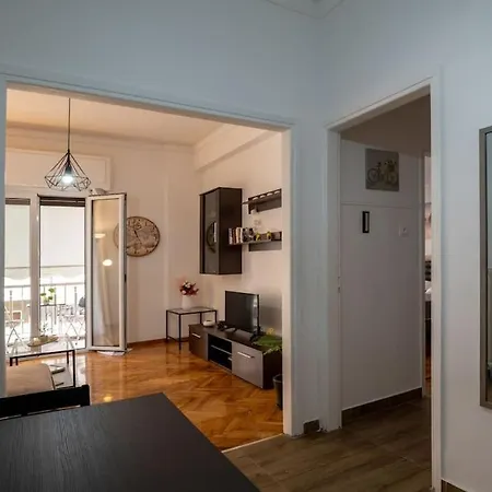 Entire Apt, 2nd Floor, Balcony *