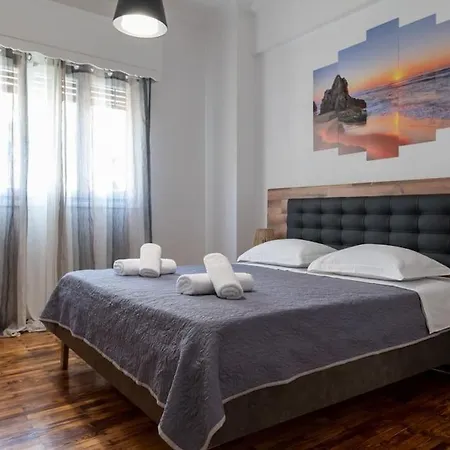 Entire Apt, 2nd Floor, Balcony * Athens