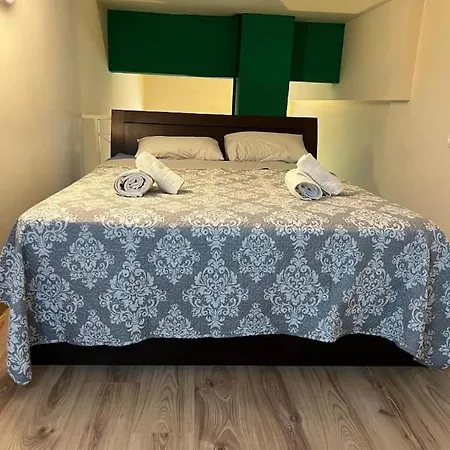 Cozy Mezonette Near Center Near Metro