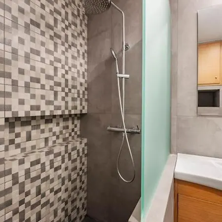 Lycabettus Hill, 2 Bd Apt- Apokafkon * Athens