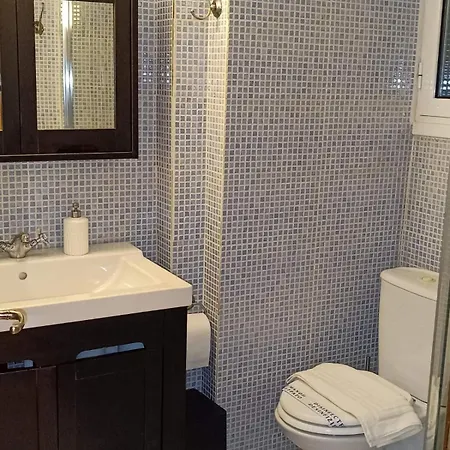 Plaka Hideaway Apartment *
