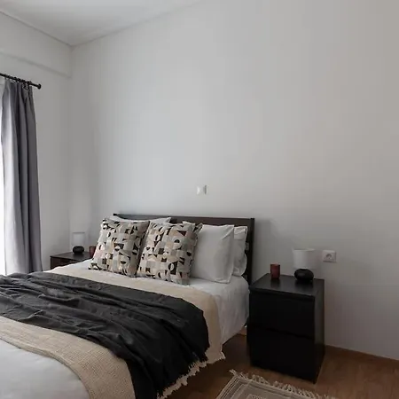 Urban Chic Hideaway Near Center & Metro