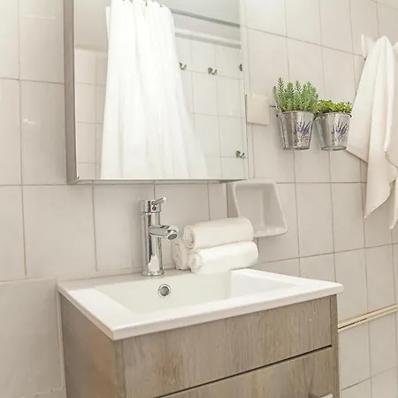 Fiλoξεnia In Gazi- Center Apartment *