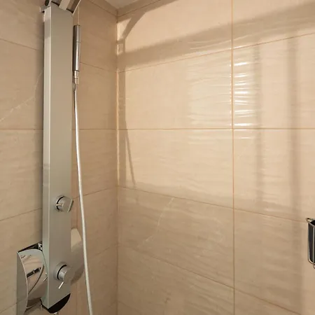 Athenian Dream Apartment-spacious & Luxurious Apartament Atena