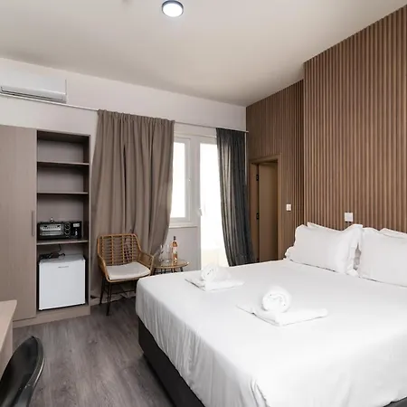 Celia Apartahotel Atenas