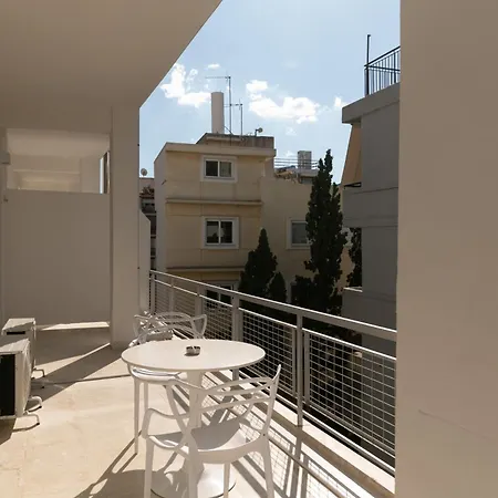 Celia Apartahotel 2*