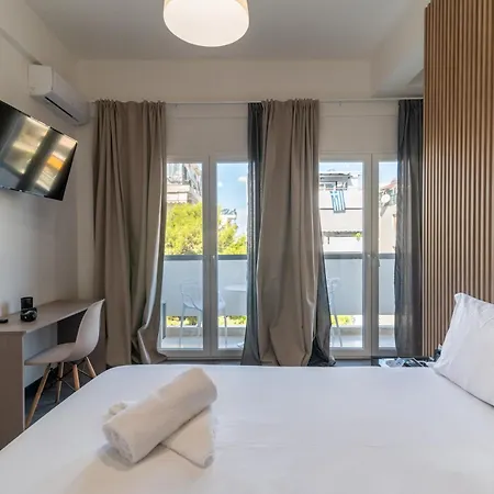 Celia Apartahotel 2*