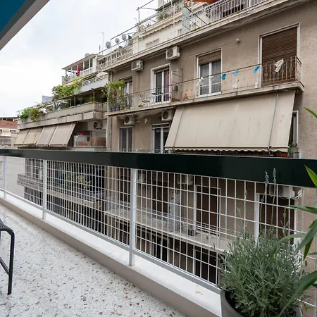 Apartment Artistic Retreat In Heart Athens