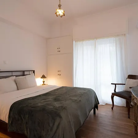 Artistic Retreat In Heart