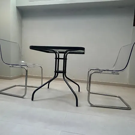 Feels Like Apartment