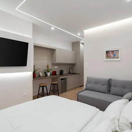 Modern - Exarcheia Heart Apartment