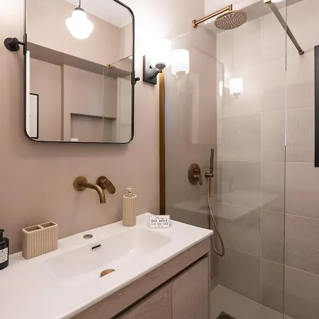 Apartment Luxury Petralona Penthouse - Sleeps 7 -near Metro Athens