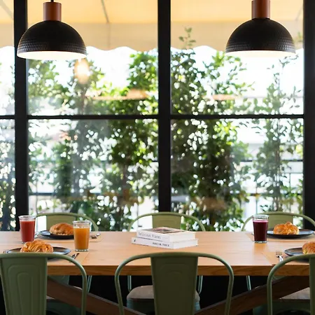 Luxury Petralona Penthouse - Sleeps 7 -near Metro Apartment Athens