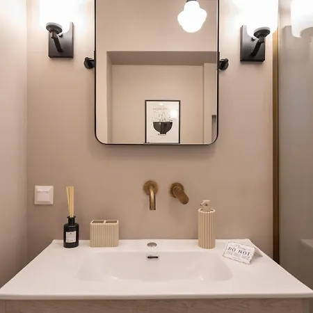 Luxury Petralona Penthouse - Sleeps 7 -near Metro