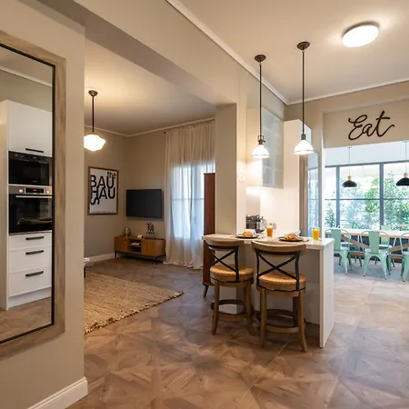 Luxury Petralona Penthouse - Sleeps 7 -near Metro Apartment Athens