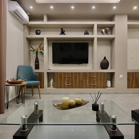 Luxurious 10' From Center * Athens