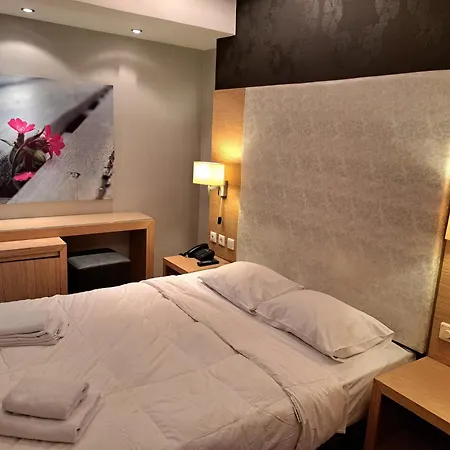 Nefeli Hotel 3*