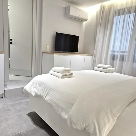 The Dazzling Glimpse Acropolis Apartment Athens