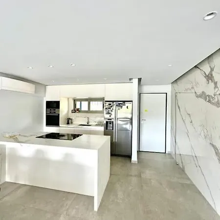 Apartment Riviera Lux Flat, Lemos Vouliagmeni Athens