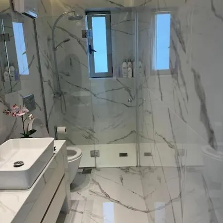 Riviera Lux Flat, Lemos Vouliagmeni Apartment
