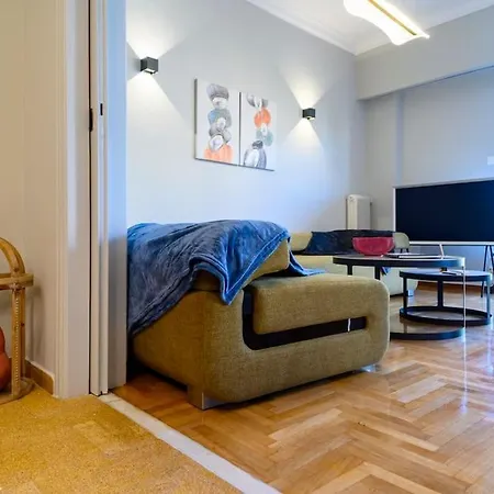 Stunning Acropolis 2 Bedroom Opulence Apartment *