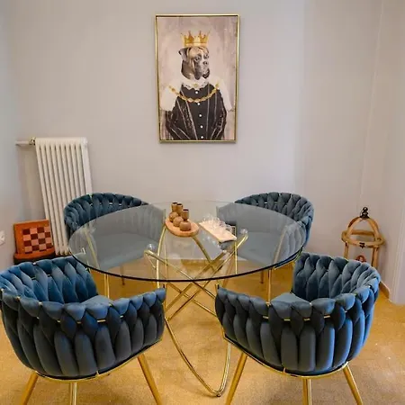 Stunning Acropolis 2 Bedroom Opulence Apartment *