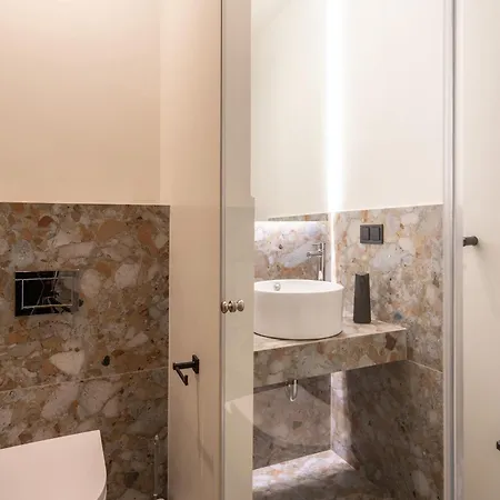 A Place 4u No6 - Escape With Balcony Lounge & Open Living Space Athens