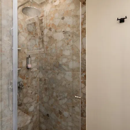 A Place 4u No6 - Escape With Balcony Lounge & Open Living Space * Athens