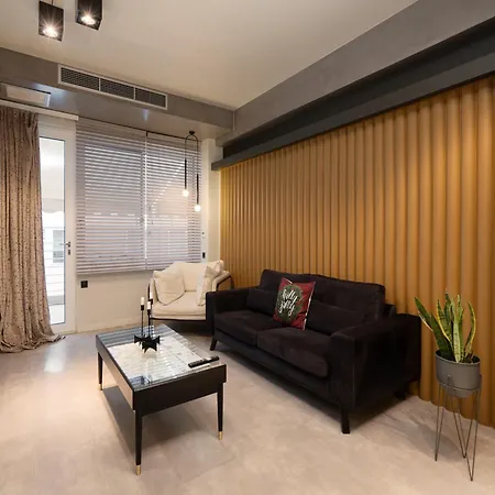 Apartment A Place 4u No6 - Escape With Balcony Lounge & Open Living Space