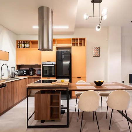 A Place 4u No6 - Escape With Balcony Lounge & Open Living Space Athens