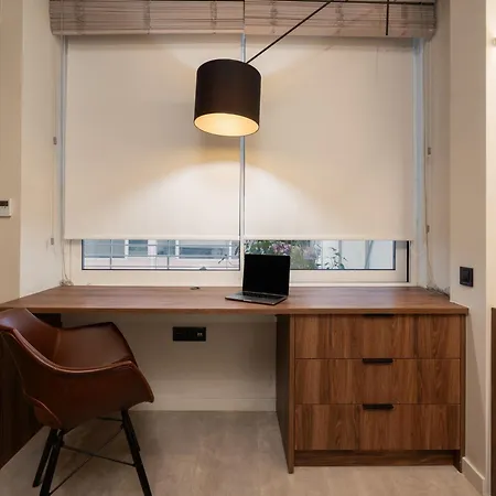 A Place 4u No6 - Escape With Balcony Lounge & Open Living Space Athens