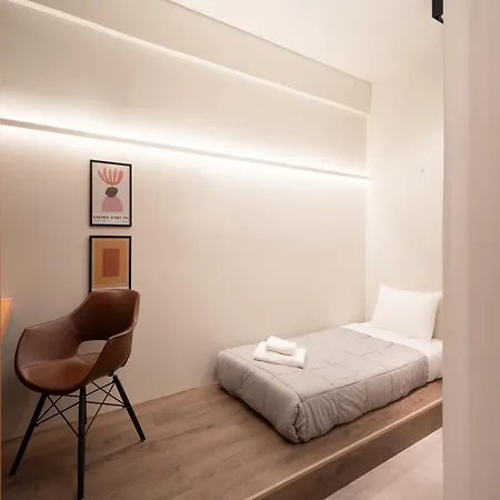 A Place 4u No6 - Escape With Balcony Lounge & Open Living Space Apartment *