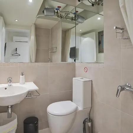 Cozy And Modern Vouliagmeni Apartment *