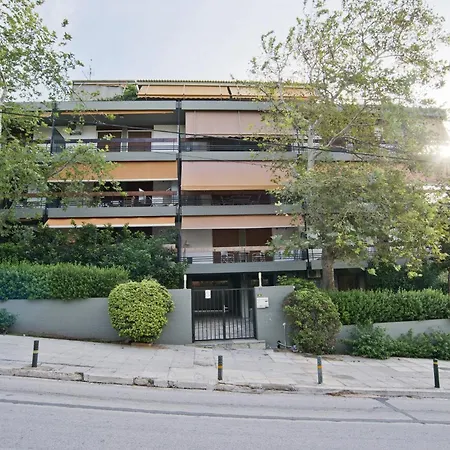 Cozy And Modern Vouliagmeni Apartment