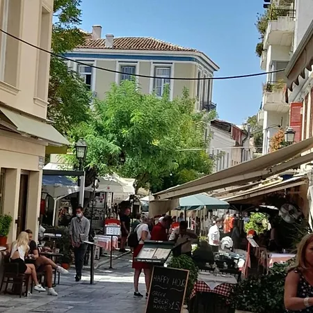Plaka Hideaway Apartment *