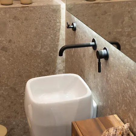 3br Petralona Escape