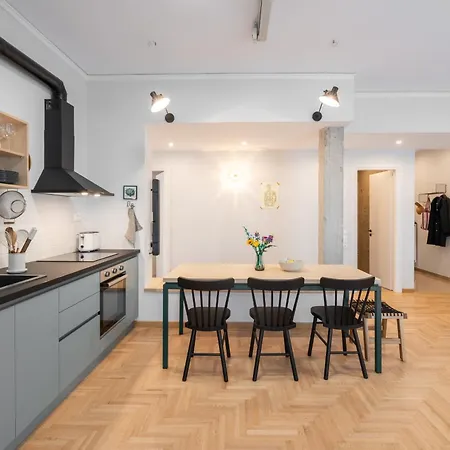 3br Petralona Escape *