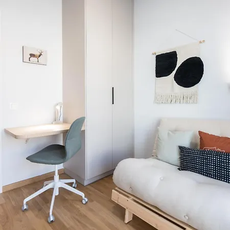 3br Petralona Escape