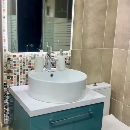 Luxury With Sauna And Free Parking Near Acropolis Apartment