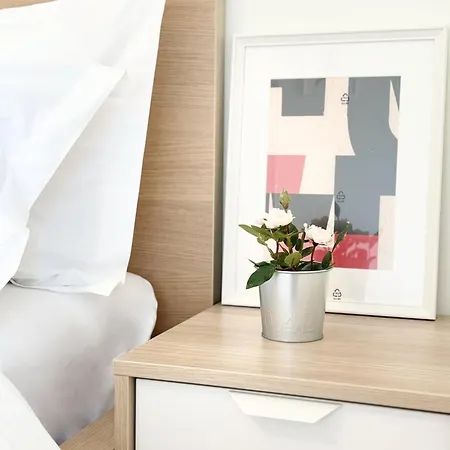 John Glyfada Apartment