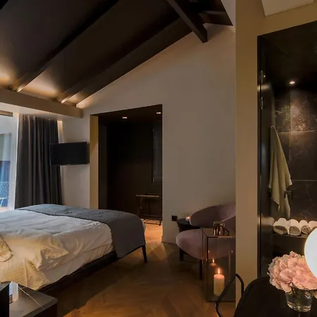 Nikiou Luxury Hotel